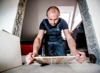 Jak zrobić otwory w kafelkach?