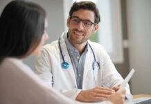 Na Czym Polega Korekta Przegrody Nosowej: Procedura Septoplastyki i Jej Zastosowanie lekarz